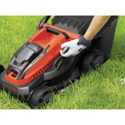 Black & Decker BLACK+DECKER CLM3825L2-QW Grasmaaier - 36V - 38cm - Incl. 2 Accu's & Lader 12 Black & Decker BLACK+DECKER CLM3825L2-QW Grasmaaier - 36V - 38cm - Incl. 2 Accu's & Lader -Tuingereedschaps winkel 1200x1200 318