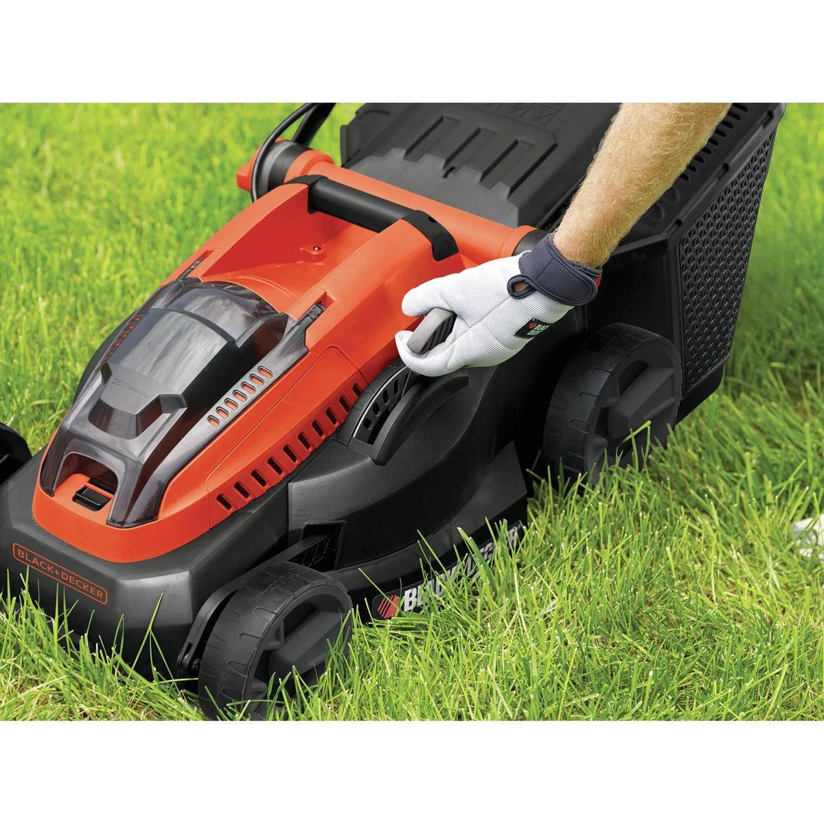 Black & Decker BLACK+DECKER CLM3825L2-QW Grasmaaier - 36V - 38cm - Incl. 2 Accu's & Lader 7 Black & Decker BLACK+DECKER CLM3825L2-QW Grasmaaier - 36V - 38cm - Incl. 2 Accu's & Lader - Afbeelding 5