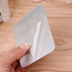 Bezem Houder - Zelfklevend - Zilverkleurig -Tuingereedschaps winkel 1200x1200 414