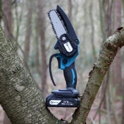 NovarGarden® Mini Kettingzaag NG1 - Met 2x Accu - Takkenzaag - Snoeizaag - Electrisch - Handzaag - Boomzaag - 21V -Tuingereedschaps winkel 1200x1200 530