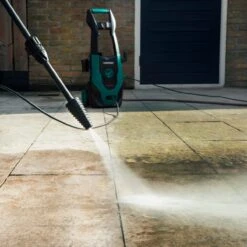 VONROC Hogedrukreiniger V14-1 - 1400W – 110 Bar – 390 L/h – Incl. 5m Slang, Spuitstukken En Accessoires 17 VONROC Hogedrukreiniger V14-1 - 1400W – 110 Bar – 390 L/h – Incl. 5m Slang, Spuitstukken En Accessoires -Tuingereedschaps winkel 1200x1200 743