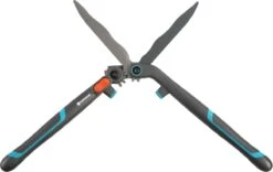 GARDENA - 2 In 1 EnergyCut Heggenschaar - 2.5x Meer Kracht - Totale Lengte 60 Cm -Tuingereedschaps winkel 1200x759