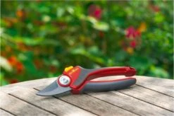 WOLF-Garten Snoeischaar "Premium Plus" RR 4000 - Max. Knipdiameter 22 Mm - Links- En Rechtshandige - Softinleg Handgreep - Snijhoek 30° - Voor Grote Handen - Vervangbare Messen 22 WOLF-Garten Snoeischaar "Premium Plus" RR 4000 - Max. Knipdiameter 22 Mm - Links- En Rechtshandige - Softinleg Handgreep - Snijhoek 30° - Voor Grote Handen - Vervangbare Messen -Tuingereedschaps winkel 1200x798 1