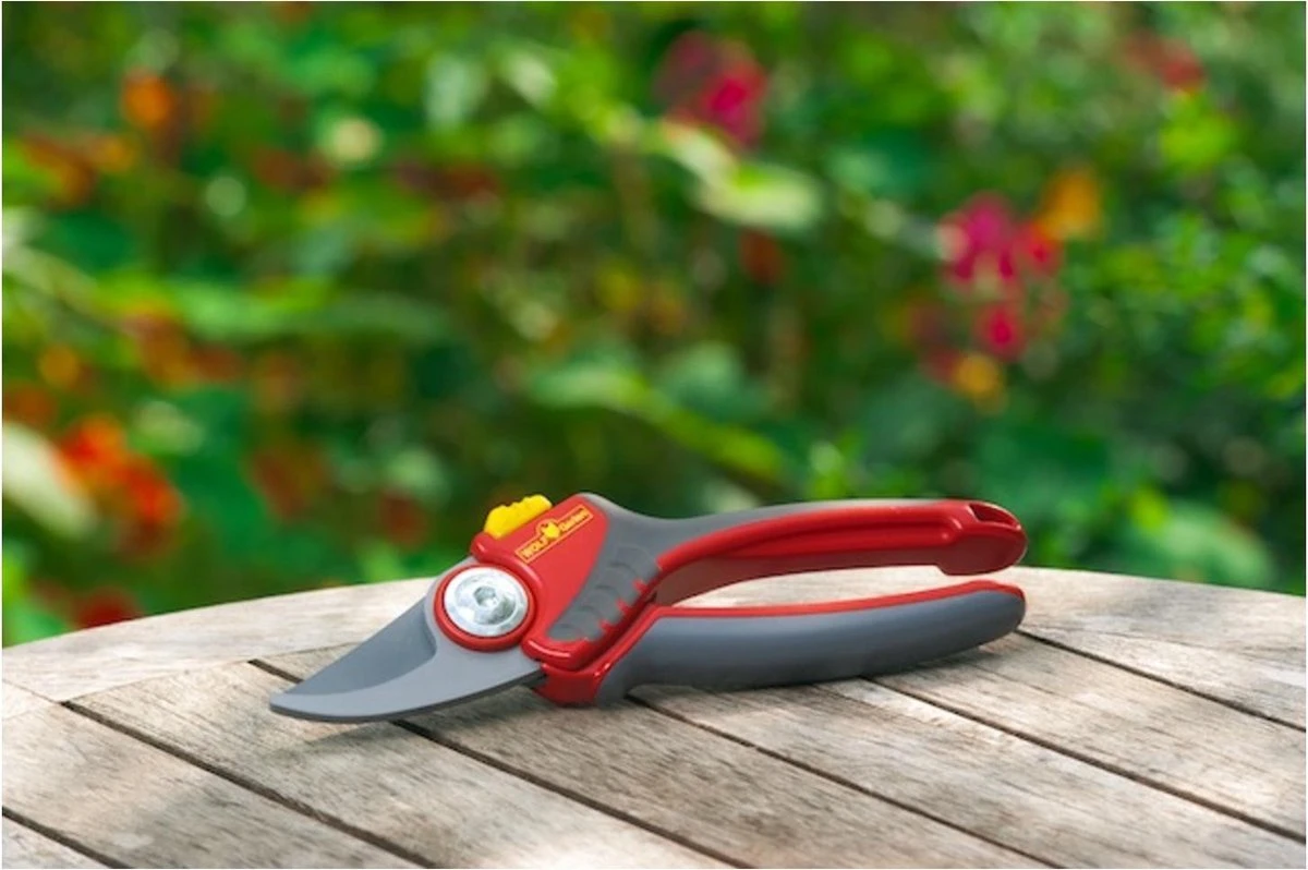 WOLF-Garten Snoeischaar "Premium Plus" RR 4000 - Max. Knipdiameter 22 Mm - Links- En Rechtshandige - Softinleg Handgreep - Snijhoek 30° - Voor Grote Handen - Vervangbare Messen 9 WOLF-Garten Snoeischaar "Premium Plus" RR 4000 - Max. Knipdiameter 22 Mm - Links- En Rechtshandige - Softinleg Handgreep - Snijhoek 30° - Voor Grote Handen - Vervangbare Messen - Afbeelding 7