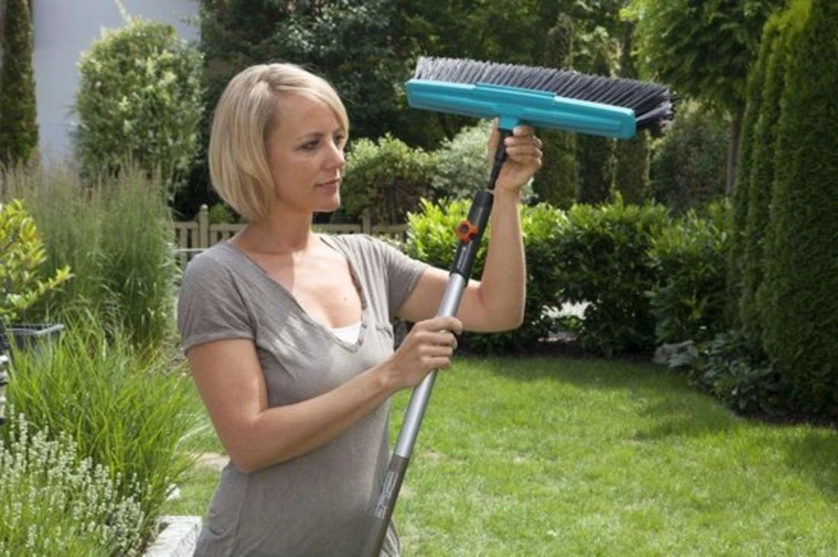 GARDENA Combi System Straatbezem - Aanbevolen Steellengte 130-150 Cm 17 GARDENA Combi System Straatbezem - Aanbevolen Steellengte 130-150 Cm - Afbeelding 15