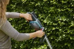 GARDENA - ComfortCut 50/18V-P4A Ready-To-Use Set - Heggenschaar -Tuingereedschaps winkel 1200x799 54