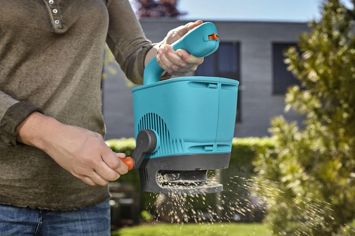 GARDENA - Handstrooier M - Strooikar- 100m2 - 1.8 Liter 5 GARDENA - Handstrooier M - Strooikar- 100m2 - 1.8 Liter - Afbeelding 3