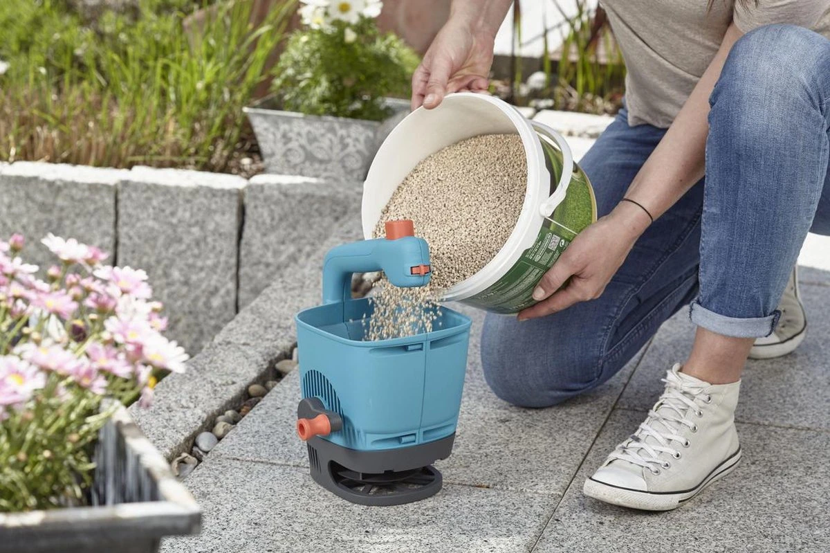 GARDENA - Handstrooier M - Strooikar- 100m2 - 1.8 Liter 10 GARDENA - Handstrooier M - Strooikar- 100m2 - 1.8 Liter - Afbeelding 8