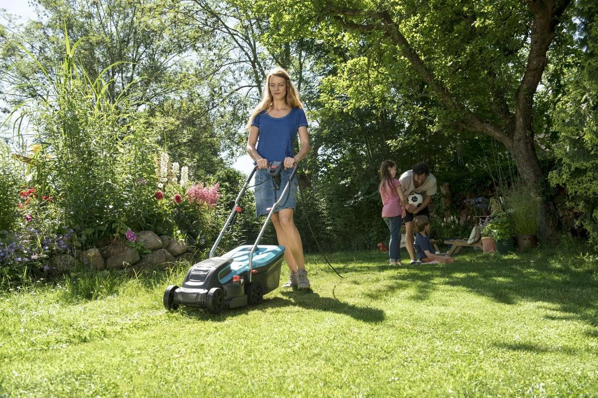 GARDENA - PowerMax™ 1200/32 0- Grasmaaier (gemotoriseerd) - Maaibreedte 32 Cm 13 GARDENA - PowerMax™ 1200/32 0- Grasmaaier (gemotoriseerd) - Maaibreedte 32 Cm - Afbeelding 11