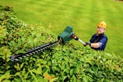 Bosch UniversalHedgePole 18 Heggenschaar Op Steel - Met 18 V Accu En Lader -Tuingereedschaps winkel 1200x800 68