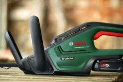 Bosch UniversalHedgeCut 18-50 Heggenschaar - Met 18 V Accu En Lader -Tuingereedschaps winkel 1200x800 97