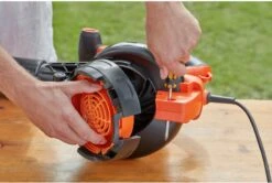 Black & Decker BLACK+DECKER BEBLV300SB-QS Bladblazer - 404 Km/u - 3000W - Zuig-/blaasfunctie - Gesnoerd -Tuingereedschaps winkel 1200x808
