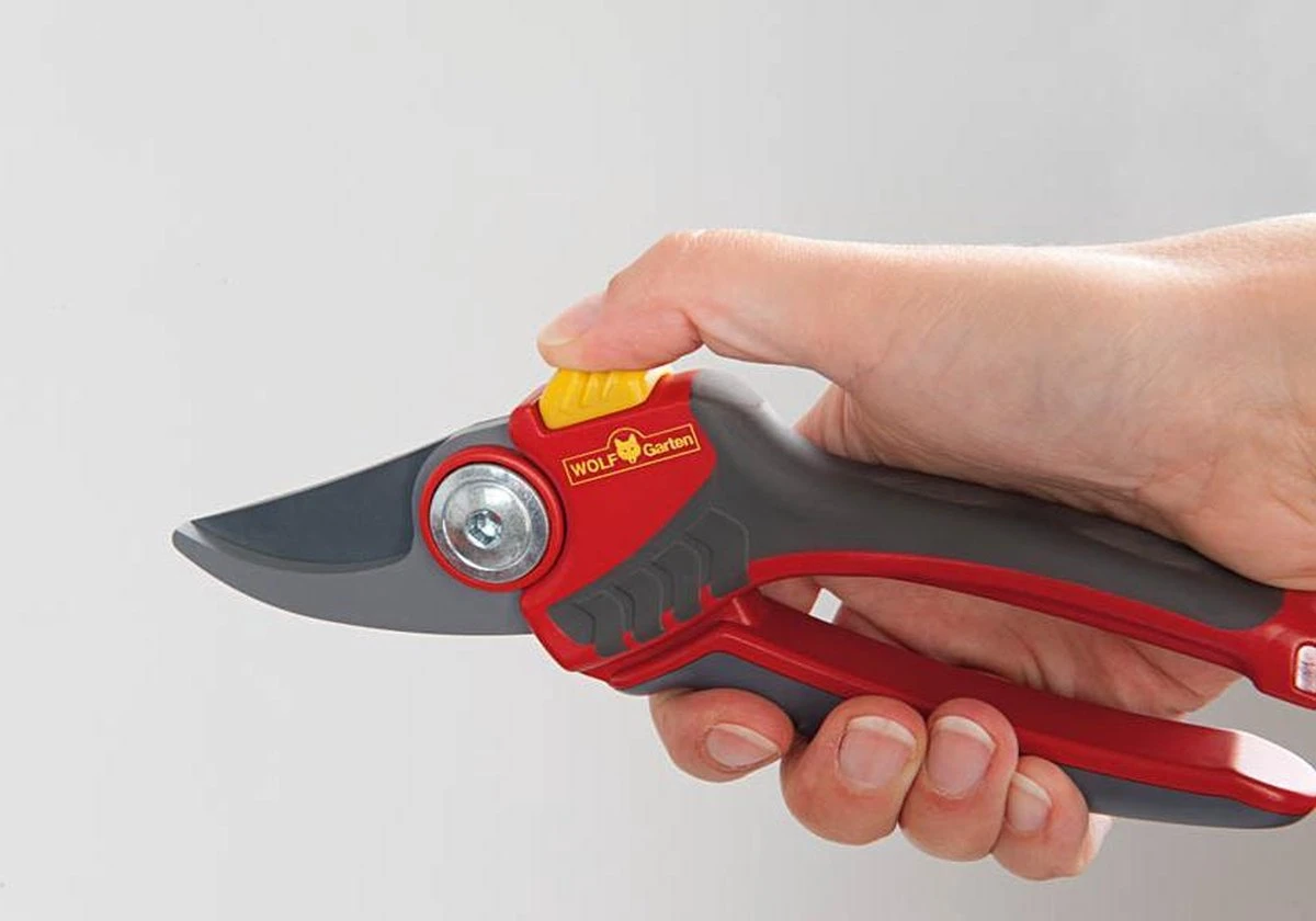WOLF-Garten Snoeischaar "Premium Plus" RR 4000 - Max. Knipdiameter 22 Mm - Links- En Rechtshandige - Softinleg Handgreep - Snijhoek 30° - Voor Grote Handen - Vervangbare Messen 7 WOLF-Garten Snoeischaar "Premium Plus" RR 4000 - Max. Knipdiameter 22 Mm - Links- En Rechtshandige - Softinleg Handgreep - Snijhoek 30° - Voor Grote Handen - Vervangbare Messen - Afbeelding 5