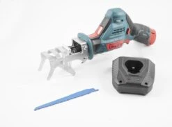 Güde Universele Accu Takkenzaag UAS 12V | 2700 1/min | 1,39 Kg | Universeel Hand Reciprozaag | 2Ah 8 Güde Universele Accu Takkenzaag UAS 12V | 2700 1/min | 1,39 Kg | Universeel Hand Reciprozaag | 2Ah -Tuingereedschaps winkel 1200x889