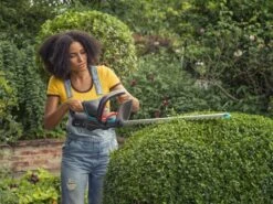 GARDENA - ComfortCut 50/18V-P4A Ready-To-Use Set - Heggenschaar -Tuingereedschaps winkel 1200x899 1