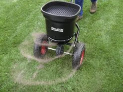 Kreator KRTGR9005 Strooiwagen - 300 Tot 370 Cm Strooibreedte - 23 Liter -Tuingereedschaps winkel 1200x900 22