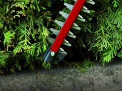 Einhell Accu Heggenschaar GE-CH 1846 Li-Solo Power X-Change (Li-Ion - 18 V - 46 Cm Zaaglengte - 15 Mm Tandafstand - Ergonomische Handgreep - Zonder Accu En Lader) 30 Einhell Accu Heggenschaar GE-CH 1846 Li-Solo Power X-Change (Li-Ion - 18 V - 46 Cm Zaaglengte - 15 Mm Tandafstand - Ergonomische Handgreep - Zonder Accu En Lader) -Tuingereedschaps winkel 1200x900 8