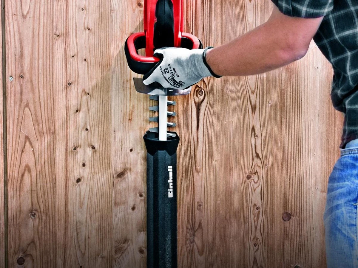 Einhell Accu Heggenschaar GE-CH 1846 Li-Solo Power X-Change (Li-Ion - 18 V - 46 Cm Zaaglengte - 15 Mm Tandafstand - Ergonomische Handgreep - Zonder Accu En Lader) 19 Einhell Accu Heggenschaar GE-CH 1846 Li-Solo Power X-Change (Li-Ion - 18 V - 46 Cm Zaaglengte - 15 Mm Tandafstand - Ergonomische Handgreep - Zonder Accu En Lader) - Afbeelding 17