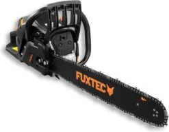 FUXTEC Kettingzaag Benzine - 61,5cc 2-takt - 51cm / 20 Inch Zwaardlengte - Incl. Zaagblad & Ketting - FX-KS262 - Black Edition -Tuingereedschaps winkel 1200x934 1