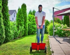 Einhell Strooiwagen GC-SR 12 (12 L - 45 Cm Strooibreedte - Dubbele Duwstang - Kliksluiting Aan Beide Zijden - Verstelhendel - Corrosiebestendige Rol - Behuizing Van Breukvast Kunststof) 19 Einhell Strooiwagen GC-SR 12 (12 L - 45 Cm Strooibreedte - Dubbele Duwstang - Kliksluiting Aan Beide Zijden - Verstelhendel - Corrosiebestendige Rol - Behuizing Van Breukvast Kunststof) -Tuingereedschaps winkel 1200x949