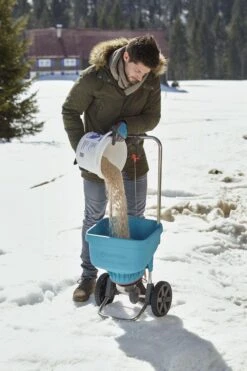 GARDENA Strooiwagen XL Strooikar - 800m2 - 18 Liter 15 GARDENA Strooiwagen XL Strooikar - 800m2 - 18 Liter -Tuingereedschaps winkel 799x1200 39