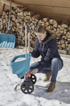 GARDENA Strooiwagen XL Strooikar - 800m2 - 18 Liter 16 GARDENA Strooiwagen XL Strooikar - 800m2 - 18 Liter -Tuingereedschaps winkel 799x1200 40