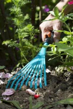 GARDENA Combisystem Bladharkje - Werkbreedte 12 Cm - 25 Jaar Garantie -Tuingereedschaps winkel 800x1200 27