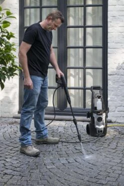 Powerplus POWXG90405 Hogedrukreiniger - 1400W - Max. 110 Bar - 390 L/h - Incl. 5m Slang En Accessoires - Excl. Terrasreiniger - Reiniger Voor Auto, Fiets En Meubelen -Tuingereedschaps winkel 800x1200 65