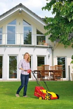 WOLF-Garten Elektrische Verticuteermachine VA 303 E - Werkbreedte 30 Cm - Opvangzak 35 L - 1300 W Motor - Moshark - Verticuteren - Opvangen 11 WOLF-Garten Elektrische Verticuteermachine VA 303 E - Werkbreedte 30 Cm - Opvangzak 35 L - 1300 W Motor - Moshark - Verticuteren - Opvangen -Tuingereedschaps winkel 801x1200 4