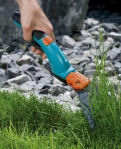 GARDENA Comfort Grasschaar - 360° Draaibaar - Antikleef Coating - Golfsnede -Tuingereedschaps winkel 978x1200